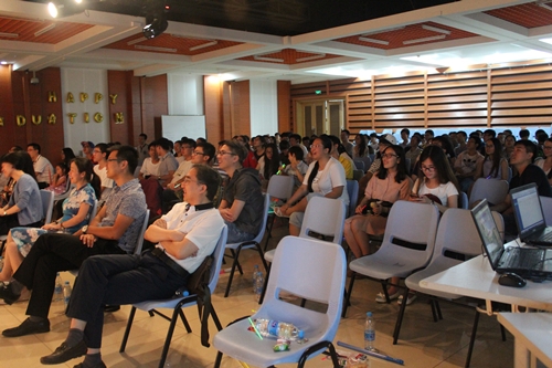 热情的观众席 热情的观众席